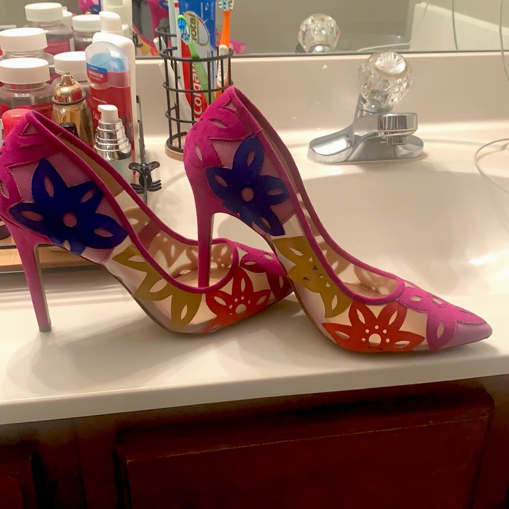 Popping heels